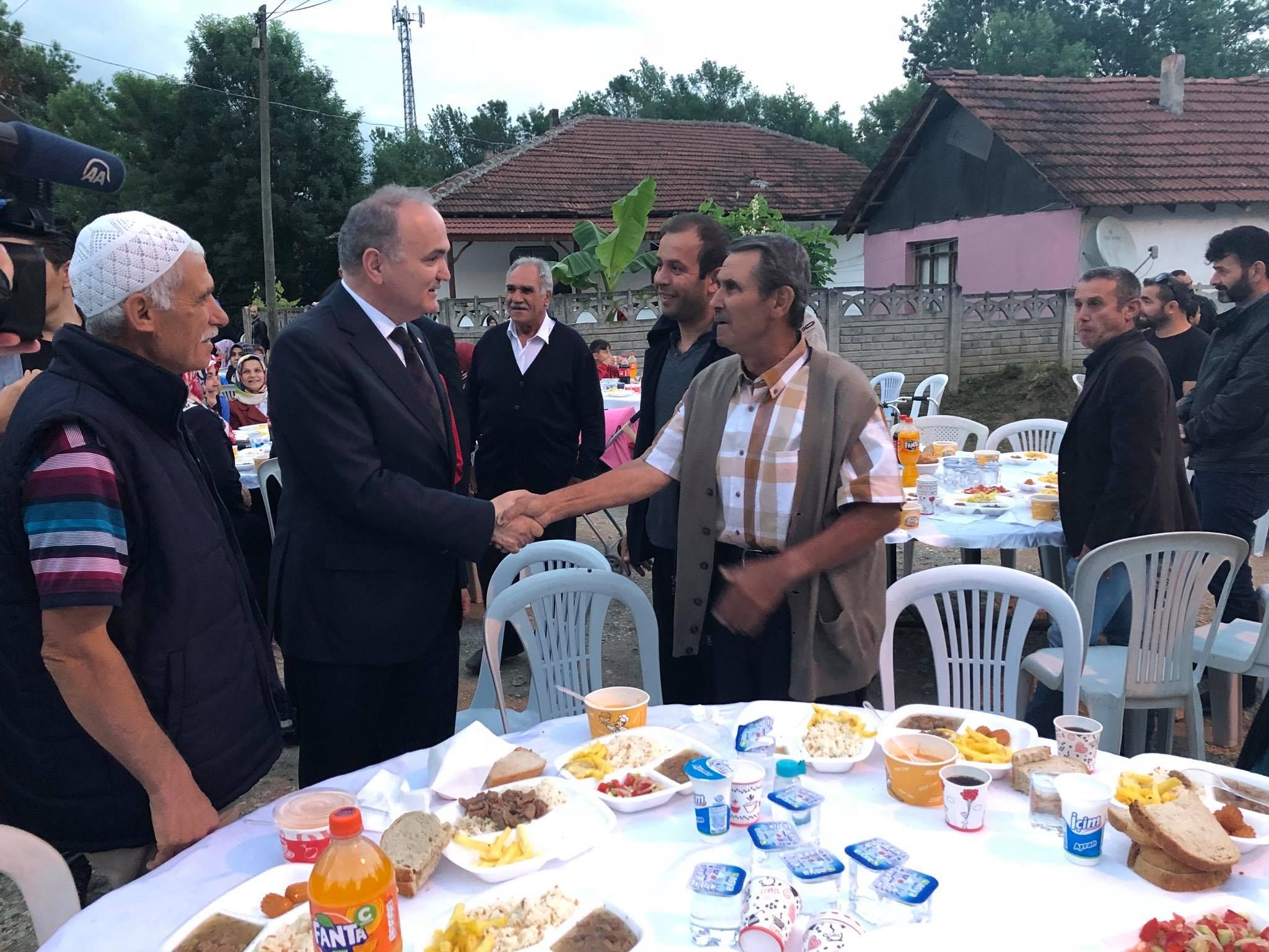 Topçular Mahallesi Ahmetçiler Camii Açılışı ve İftar Programı