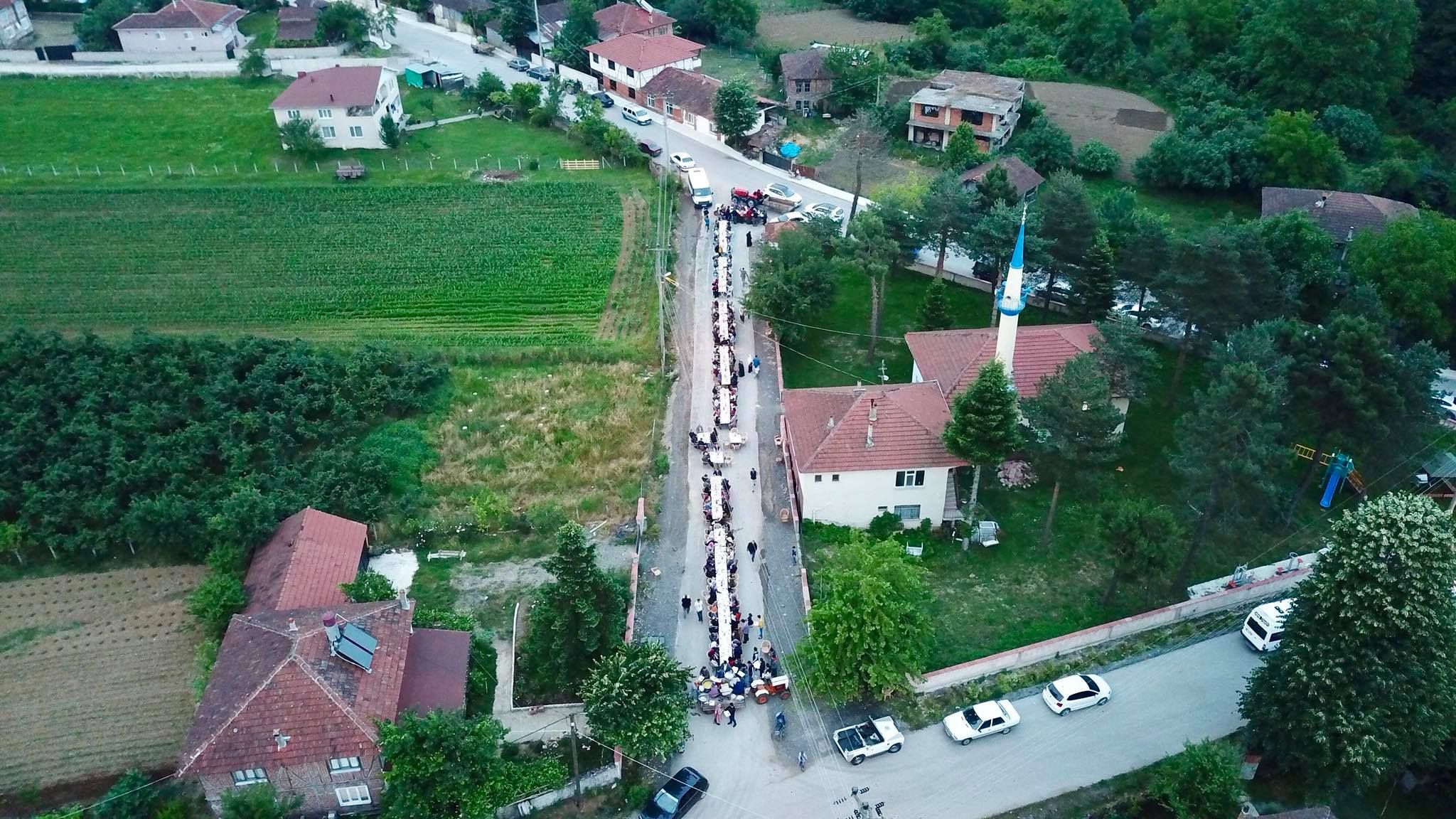 Ramazanın Bereketi Mahalle İftar Sofralarında Paylaşılıyor (Yeşiltepe Mahallesi)