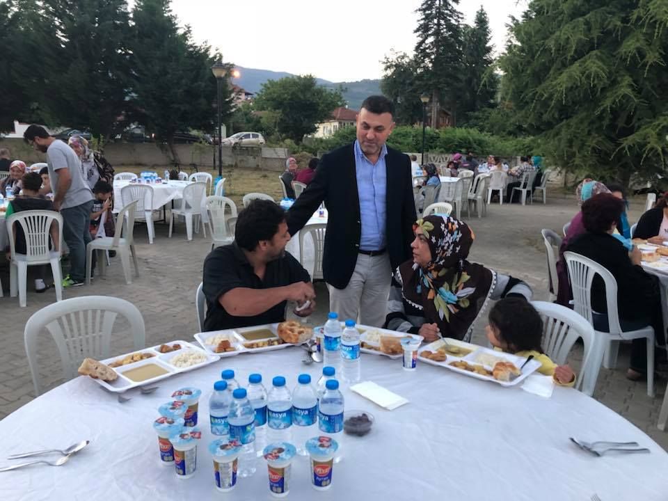 Ramazanın Bereketi Mahalle İftar Sofralarında Paylaşılıyor (Ulucami Mahallesi)