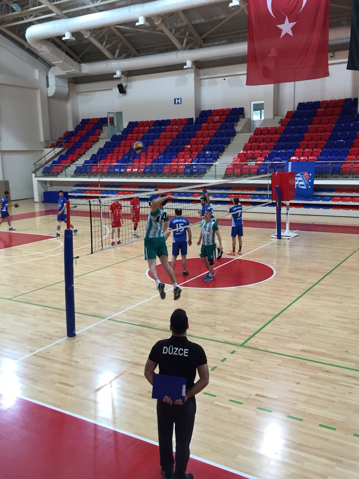 Çilimli Belediyespor Voleybol Takımımız Gurubunda Şampiyon Olarak 2. Lige yükseldi