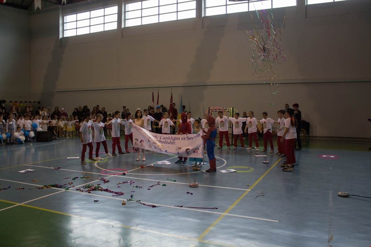 İlçemizde 23 Nisan Ulusal Egemenlik ve Çocuk Bayramı düzenlenen törenlerle kutlandı