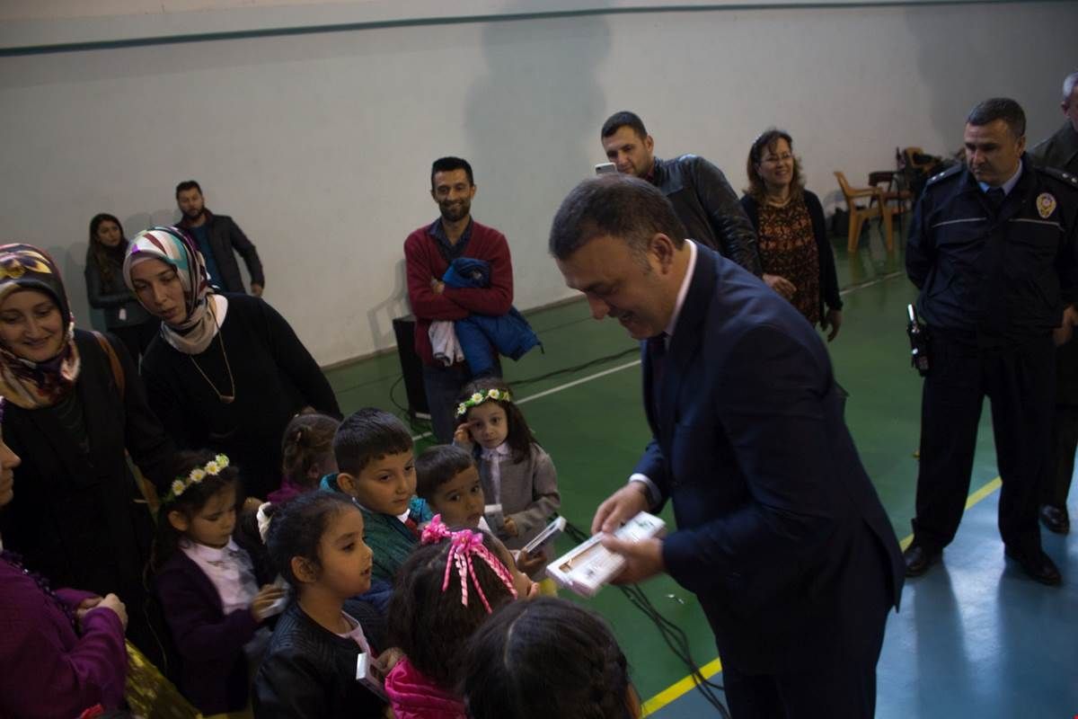 İlçemizde 23 Nisan Ulusal Egemenlik ve Çocuk Bayramı düzenlenen törenlerle kutlandı