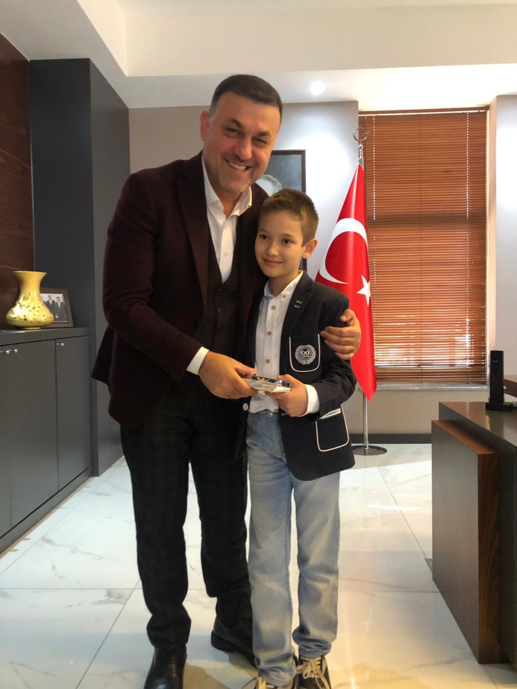 Minik Öğrencilerden Başkan Muhsin YAVUZa 23 Nisan Ziyareti