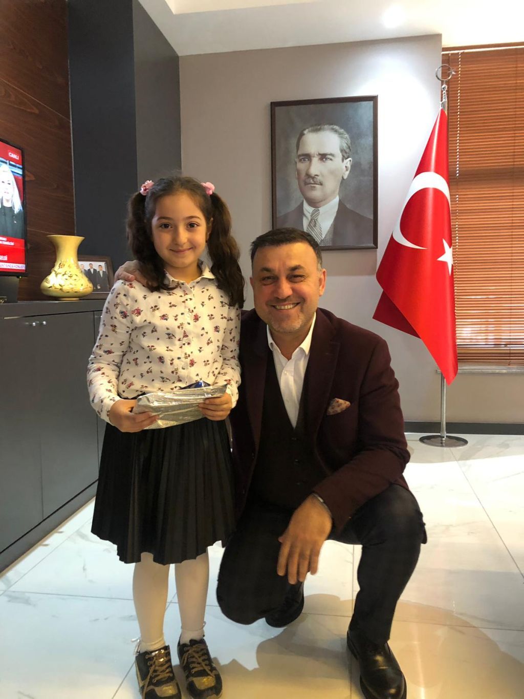 Minik Öğrencilerden Başkan Muhsin YAVUZa 23 Nisan Ziyareti