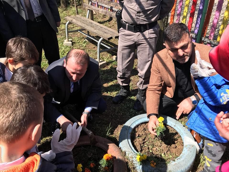 Belediye Başkanımız Çilimli Anaokulu Öğrencilerinin Hazırladığı Minik Ellerin Sergisine Katıldı