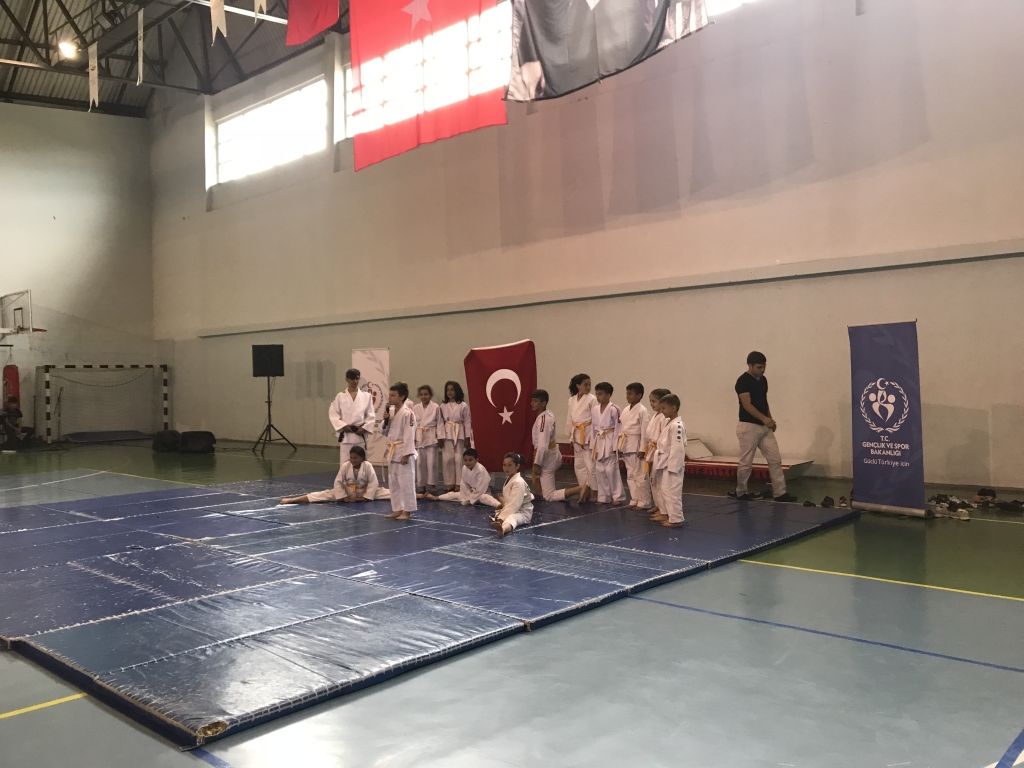 19 Mayıs Atatürkü Anma Gençlik ve Spor Bayramı İlçemizde Coşku İle Kutlandı