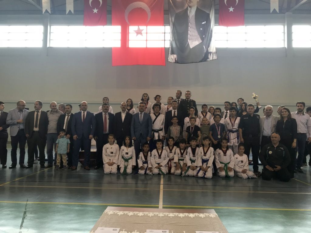 19 Mayıs Atatürkü Anma Gençlik ve Spor Bayramı İlçemizde Coşku İle Kutlandı