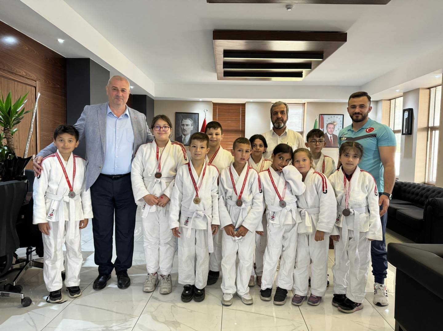 Düzce'de düzenlenen judo şampiyonasında dereceye giren öğrencilerimizi ağırladık.